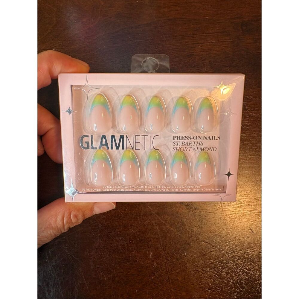 Glamnetic Press On Nails Short Almond St. Barths